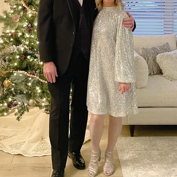 BADGLEY MISCHKA Silver Sequins Swing Dress Long Sleeved Worn Once Size 4 - Picture 2 of 9